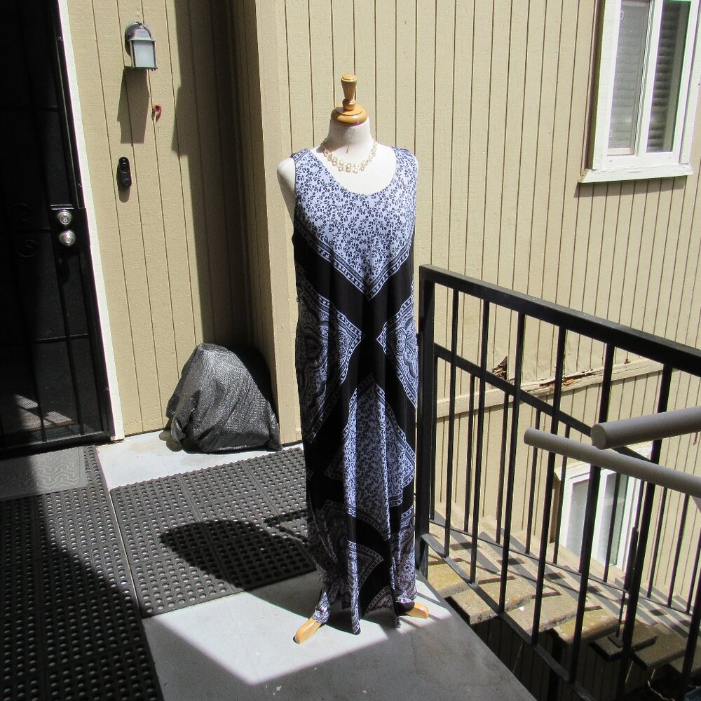 #10  WOMEN'S LONG SUMMER DRESS  BY SOMA  (SIZE XL)